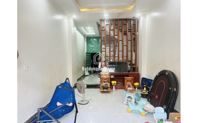 Bán nhà mặt phố 4 tầng, đường số 27, Hiệp Bình Chánh, Thủ Đức, 4x26m, 104m2, 4 PN. Giá 12.6 tỷ.