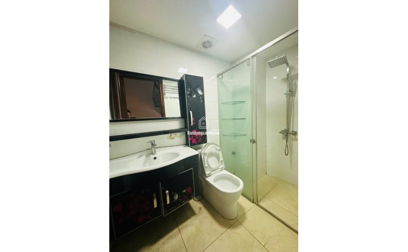 BÁN CHUNG CƯ QUẬN NAM TỪ LIÊM 82M TẦNG TRUNG CHỈ 72TR/M2, NỘI THẤT ĐẦY ĐỦ.