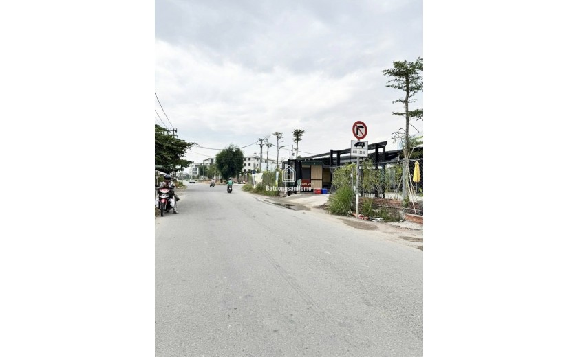 Đất đẹp mặt tiền đường Bưng Ông Thoàn- liền kề đường Liên Phường Q9 cũ TP HCM