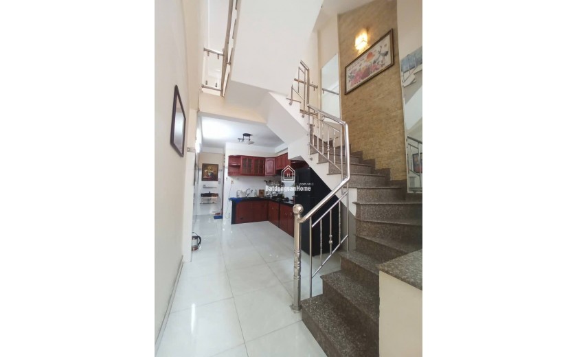 Bán nhà khu đường hoa Phan Xích Long, Phú Nhuận, phù hợp mua ở, cho thuê giữ tiền