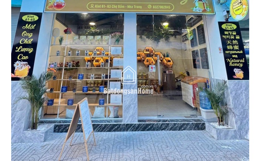 Mình có cửa hàng nhỏ ở chợ Đầm cần sang.