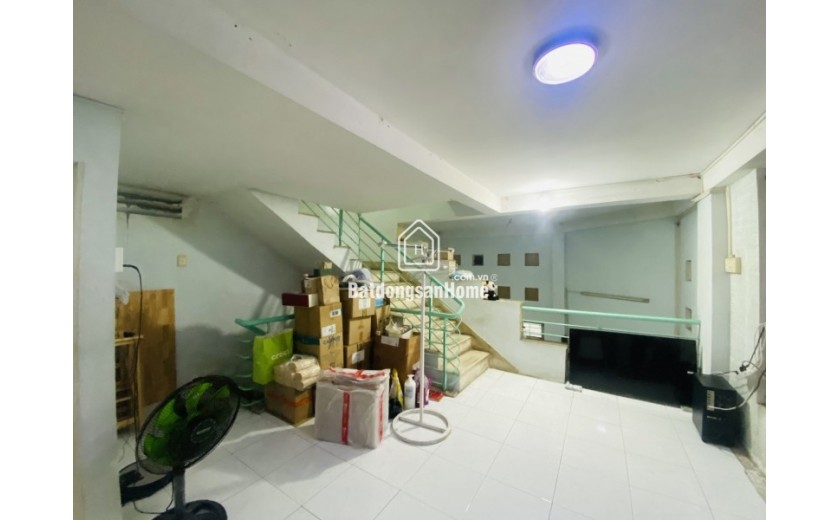 Bán nhà mặt phố, đường Số 26, P Cát Lái, TP HCM, DT 116m2, 3 tầng, 4PN, SH, giá 7.6 tỷ.