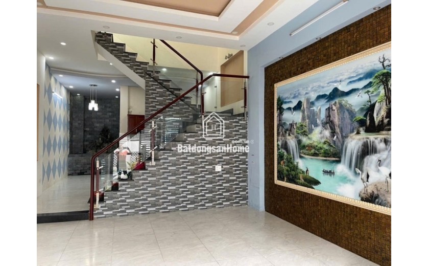 Bán nhà 3 tầng, 3PN,  đường Số 8, Linh Xuân, Thủ Đức, TP HCM. DT 60m2, Sổ hồng, giá 4.85  tỷ.