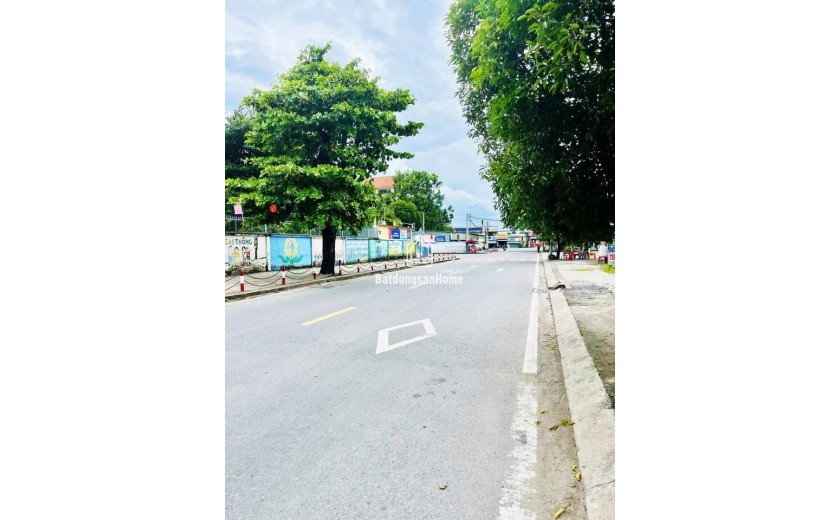NHÀ MỚI HOÀN THIỆN 123M2 MẶT TIỀN ĐƯỜNG TÂN THỚI NHÌ, XE HƠI NGỦ TRONG SÂN. GẦN TRƯỜNG THCS LÝ CHÍNH THẮNG.