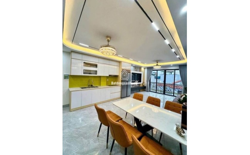 PHÂN LÔ Ô TÔ TRÁNH – NHÀ ĐẸP LONG BIÊN – 42M – 6 TẦNG THANG MAY – MT 5M – CHỈ 9,9 TỶ