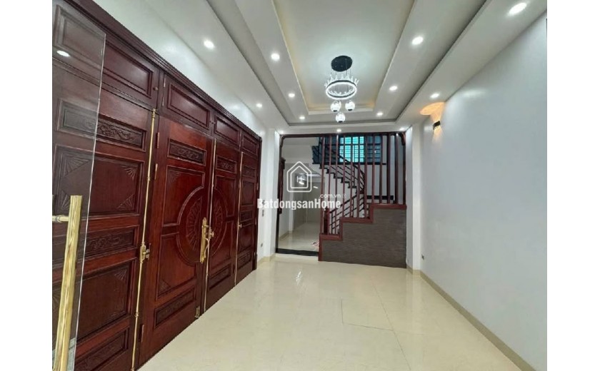 CHỈ 10,2 TỶ - 49M - BÁN NHÀ DÂN XÂY PHỐ LONG BIÊN_LÔ GÓC_HAI MẶT THOÁNG_GARA, Ô TÔ TRÁNH