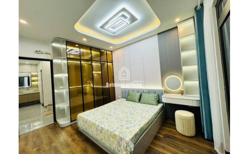 CHỈ 8.X TỶ-52M BÁN NHÀ DÂN XÂY NGỌC THỤY, MT5M, VÀI BƯỚC RA Ô TÔ, TRUNG TÂM, TIỆN ÍCH