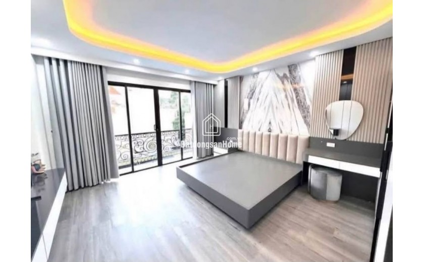 PHÂN LÔ Ô TÔ TRÁNH – NHÀ ĐẸP LONG BIÊN – 42M – 6 TẦNG THANG MAY – MT 5M – CHỈ 9,9 TỶ