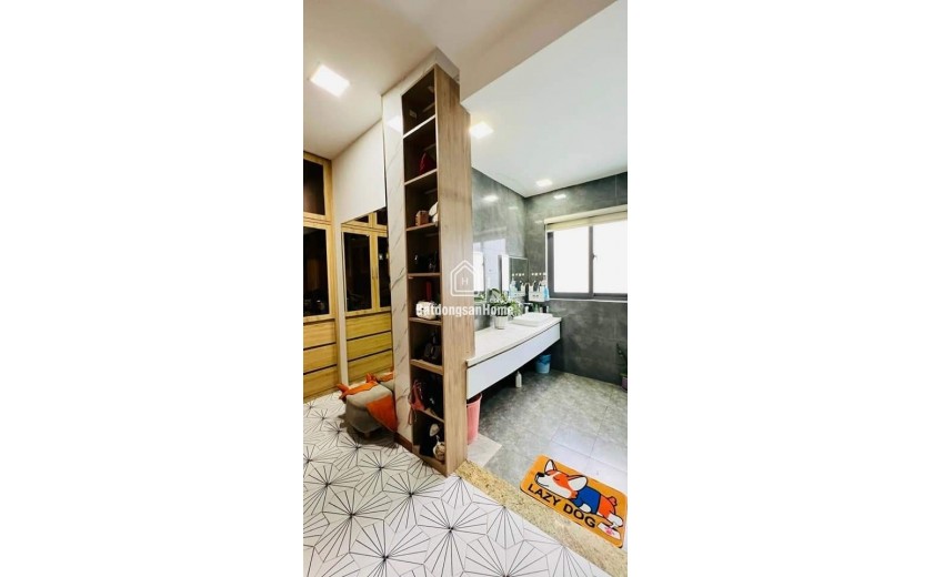 Bán nhà  đường Số 33 P Bìng Trưng Tây, Q2, TP HCM.  DT 67m2, 5 tầng, 6PN, Sổ Hồng. Giá 9.39  tỷ.