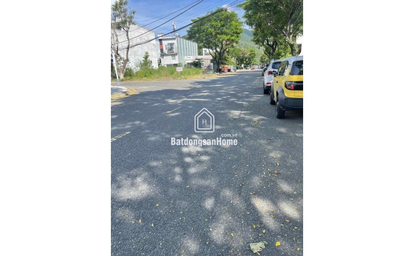 Bán 2 lô liền kề Vũ Ngọc Nhạ, 180m², sát biển, nhà 3 tầng, ngang 10m, giá 33.5 tỷ