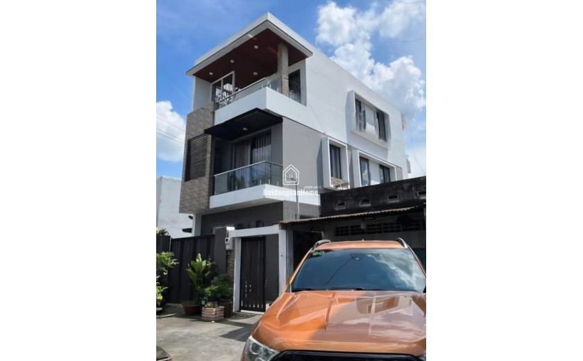 Bán nhà Phường Tam Phú, Thủ Đức, TP HCM. DT 130m2, 3 tầng, 4PN, SH, giá 7.8 tỷ. LH: 0933125879