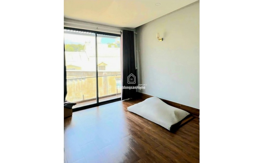 Bán nhà Phường Tam Phú, Thủ Đức, TP HCM. DT 130m2, 3 tầng, 4PN, SH, giá 7.8 tỷ. LH: 0933125879