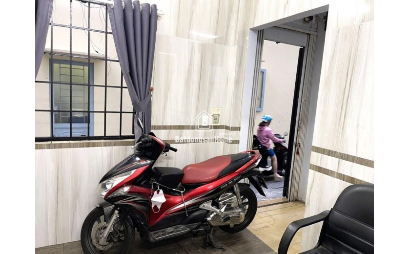 (Bán gấp - giá tốt) Bán nhà mới Bình Thạnh, cạnh chợ Bà Chiểu, DT 56 m2 (4x14), 4 tầng, giá 8,5 tỷ