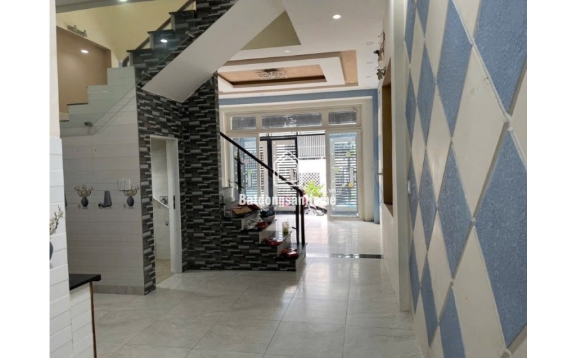 Bán nhà 3 tầng, 3PN,  đường Số 8, Linh Xuân, Thủ Đức, TP HCM. DT 60m2, Sổ hồng, giá 4.85  tỷ.