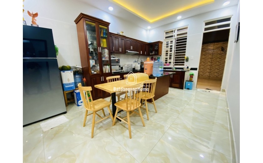 Bán nhà 2 tầng, 3PN, HXH đường Số 4, Trường Thọ, Thủ Đức. DT 160m2, SHR, giá 9,05 tỷ.