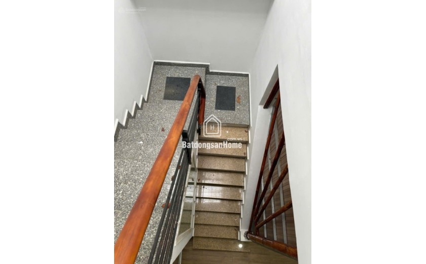 Mặt tiền kinh doanh Nguyễn Đình Chính - ngang gần 5m, 102m2 cho thuê 35 triệu/tháng