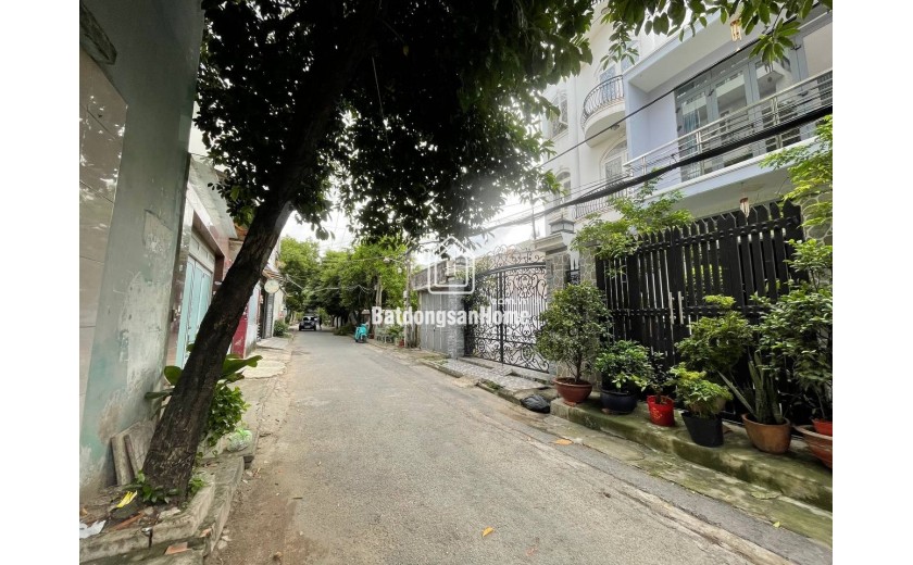 Bán nhà Lê Đình Thám, Tân Phú - 105m2, 5m1, 3 Tầng - Hẻm 6m xe tải thông
