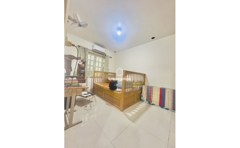 Bán nhà Dương Đức Hiền, Tân Phú - 65m2, Ngang 6m12 - Hẻm 6m thông xe tải