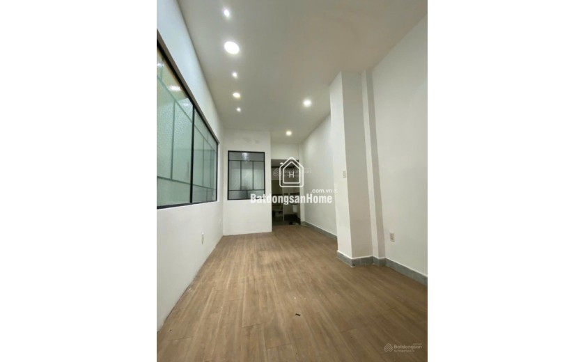 Mặt tiền kinh doanh Nguyễn Đình Chính - ngang gần 5m, 102m2 cho thuê 35 triệu/tháng