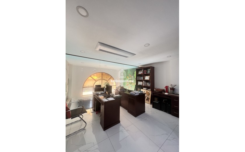 Bán nhà  đường Số 15, Hiệp Bình Phước, Thủ Đức. DT 62m2, 5 tầng, 5PN, sổ hồng. Giá 8.5 tỷ.