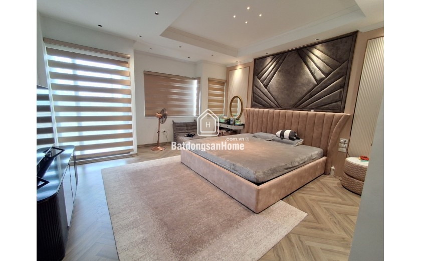Nhà Đẹp Mới Toanh Phố Trạm, 6 Tầng thang máy, 2 Thoáng, 45M2, Ôtô Full Nội Thất, Giá 9 Tỷ.