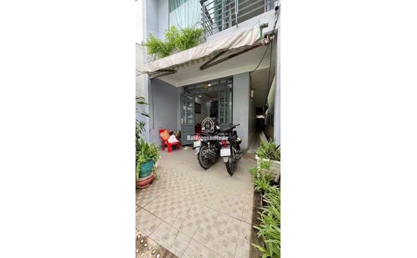 nhà q7 nở hậu 4,5x23, gần mặt tiền, sân trước sau, 2 phòng trọ riêng – 7,5 tỷ