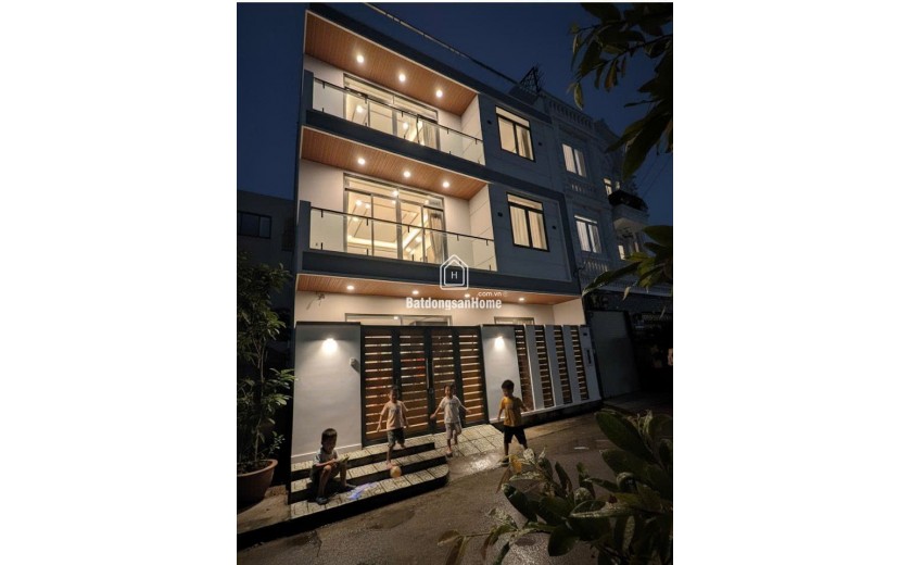Nhà Mới Siêu To Ngang 8.50 - 4 Tầng - Siêu Rẻ - 7 tỷ 6