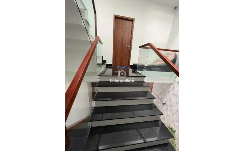 Nhà 3 tầng lệch tầng 5x23m, Huỳnh Tấn Phát – Nhà Bè, ô tô ngủ nhà, giá 8.1 tỷ
