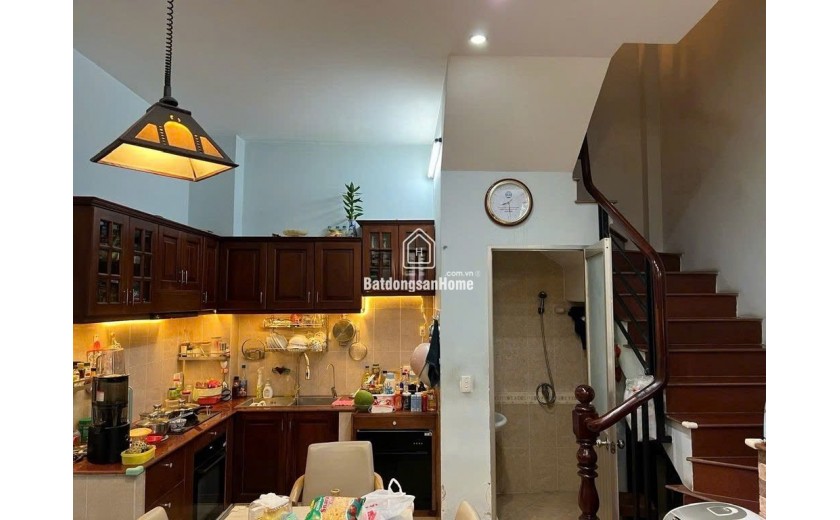 CHO THUÊ NHÀ ĐẸP FULL NỘI THẤT CAO CẤP-CỘNG HOÀ-2 TẦNG-3PN-CHỈ 15TR