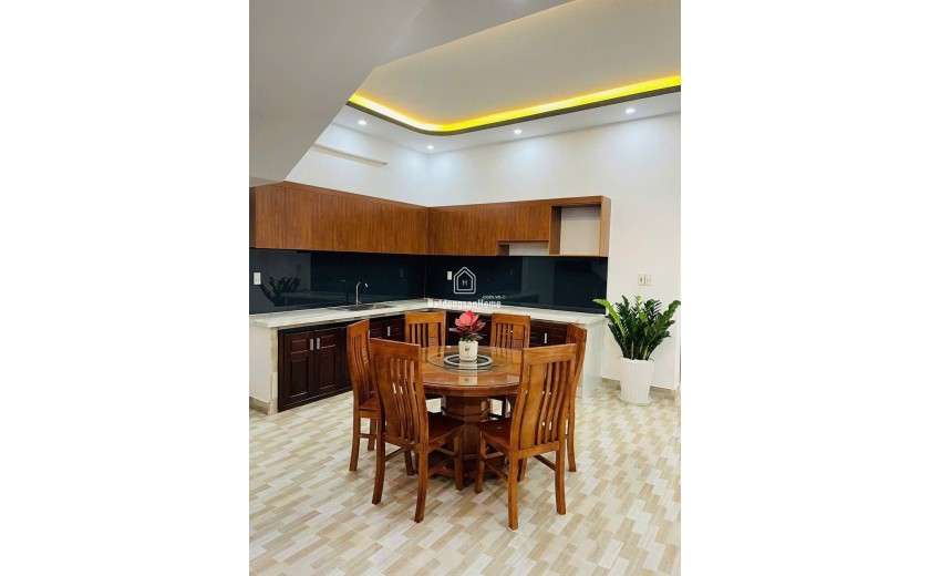 Bán nhà 3 tầng MT Đỗ Bí, phố Tây An Thượng, gần biển Mỹ Khê, đang cho thuê 25tr/th
