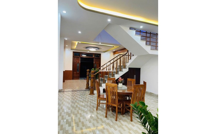 Bán nhà mặt tiền Mai Anh Tuấn, 100m2, 2 tầng, 4PN, giá tốt 6,5 tỷ, sổ riêng