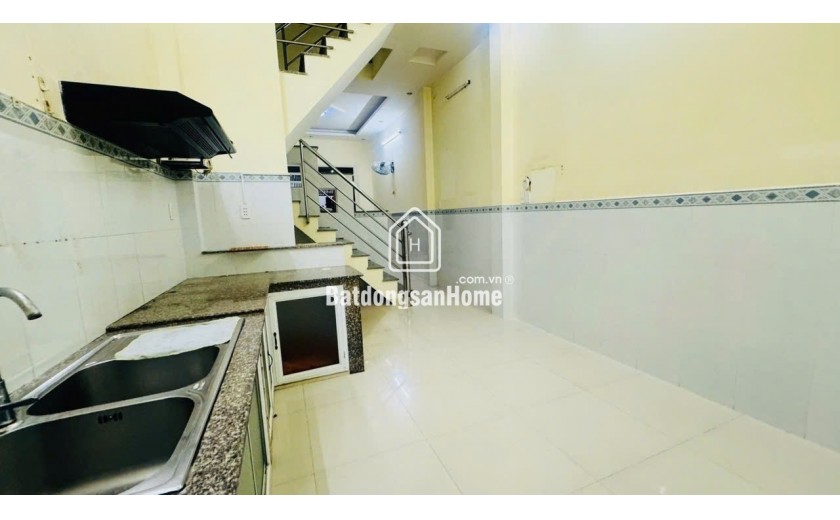 Mặt tiền đường 51 - Quận 7 - 2 tầng - 2 PN - Giá ̣9.5 tỷ