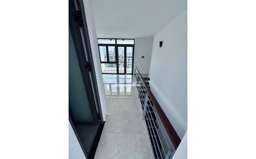 Cho thuê nhà Mặt tiền - Quận 3 - ̀5 tầng - ̀5 PN - Giá 40 tr/ tháng