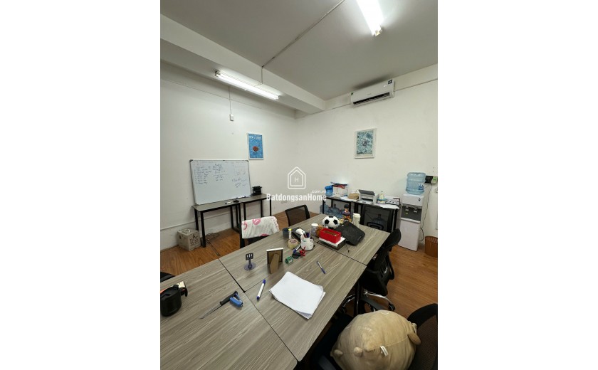 Cho thuê căn nhà mặt phố Hoàng Sâm, Cầu Giấy. DT 47m2 , MT 5m, 9 triệu/tháng. LH: 0916109086