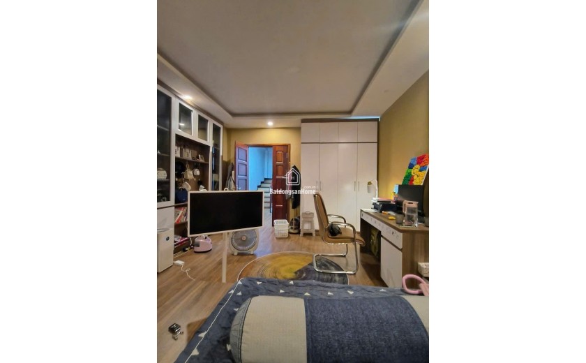 NHÀ ĐẸP CẦU GIẤY NGÕ RỘNG THÔNG THOÁNG DT 45m2 5 tầng mặt tiền 4.5m Giá 13 tỷ