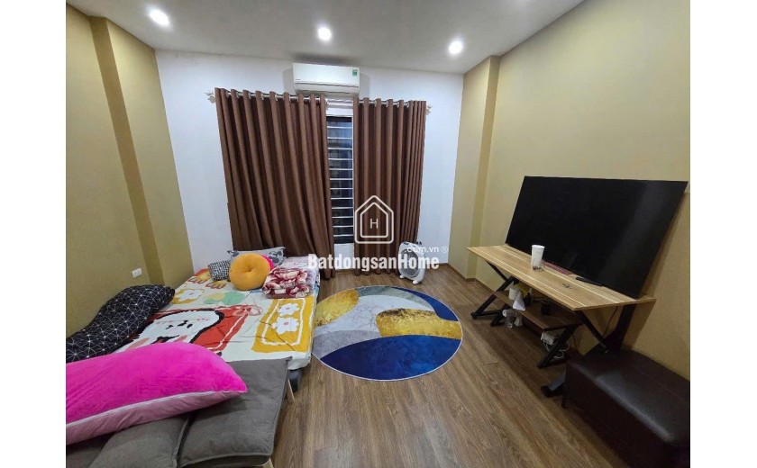 NHÀ ĐẸP CẦU GIẤY NGÕ RỘNG THÔNG THOÁNG DT 45m2 5 tầng mặt tiền 4.5m Giá 13 tỷ