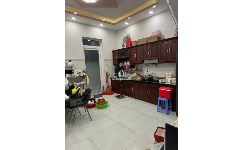 Bán nhà mặt phố đường số 33, Bình Trưng Tây, Q2, TP HCM, DT 85 m2, 4 tầng, 4PN, SH, giá 8.65  tỷ.