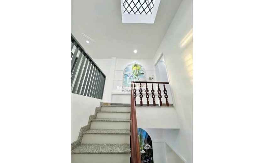 BÁN NHÀ - BÌNH TÂN - HXH - 4 TẦNG - 5 PHÒNG NGỦ -  60M2 -  NHỈNH 5 TỶ