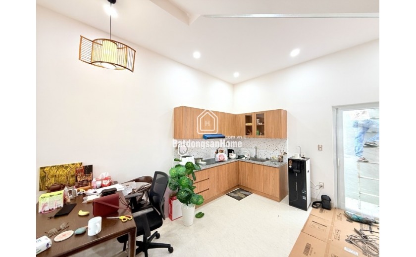 Bán nhà Thủ Đức, Linh Đông, đường số  24. DT 52m2, 4 tầng, 4PN, SH, giá 6.68  tỷ.