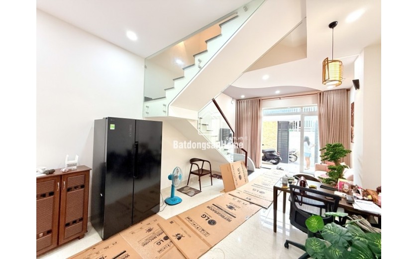 Bán nhà Thủ Đức, Linh Đông, đường số  24. DT 52m2, 4 tầng, 4PN, SH, giá 6.68  tỷ.