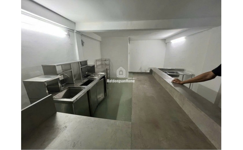 CẦN SANG NHƯỢNG LẠI MẶT BẰNG ( KHÔNG SANG THƯƠNG HIỆU)