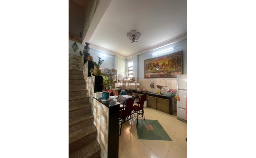 Bán nhà  đường Số 1, Thủ Đức, TP HCM. DT 115m2, 3 tầng, 5PN, SH, 9.3 tỷ. LH: 0933125879