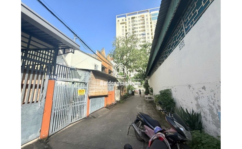 Bán nhà hẻm xe hơi đường Số 26 Linh Đông, Thủ Đức, TP HCM. DT 532m2, 19 phòng CHDV, giá 15.7 tỷ.