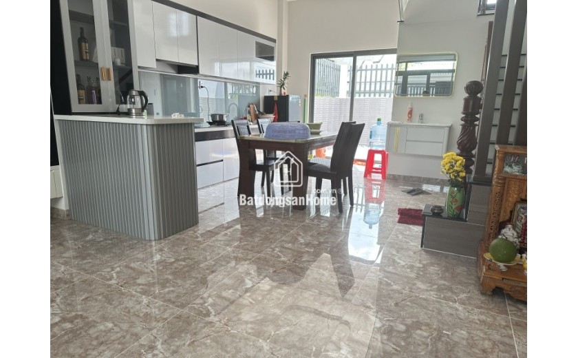 Bán nhà 3 tầng, 3PN, đường 160, Tăng Nhơn Phú A, Q9, TP HCM. DT 100m2, SH, giá 6.7 tỷ.