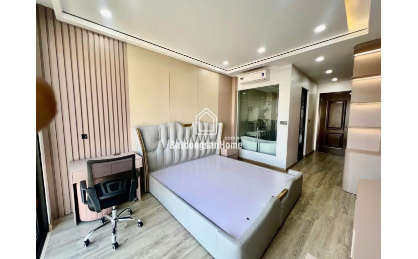 BÁN NHÀ VÕ CHÍ CÔNG- Ô TÔ- thang máy ở ngay -65M 5 TẦNG 14.3 TỶ