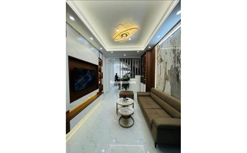 Bán Nhà ĐẸP Ngọc Thụy 40m – chỉ 6.X tỷ, ngõ thông thoáng, ô tô đỗ cửa gần.– Giá MỀM – Vị trí VÀNG