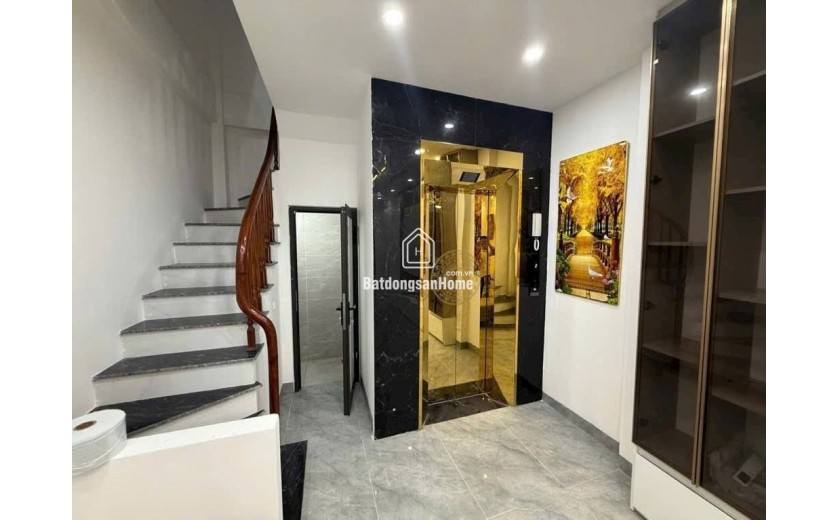 BÁN NHÀ - PHÂN LÔ QUÂN ĐỘI NGỌC THỤY- 40M - 7 TẦNG THANG MÁY – GIÁ CHỈ 9.X TỶ, GẦN Ô TÔ