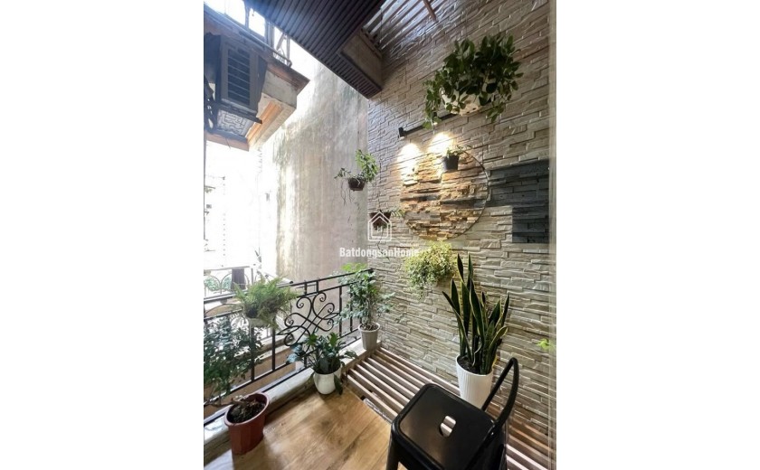 BÁN NHÀ ĐẸP ĐỘC LẠ PHỐ NGUYỄN VĂN CỪ, LONG BIÊN- 56m, Ngõ nông, Ô tô đỗ gần cửa – Hơn 11 tỷ