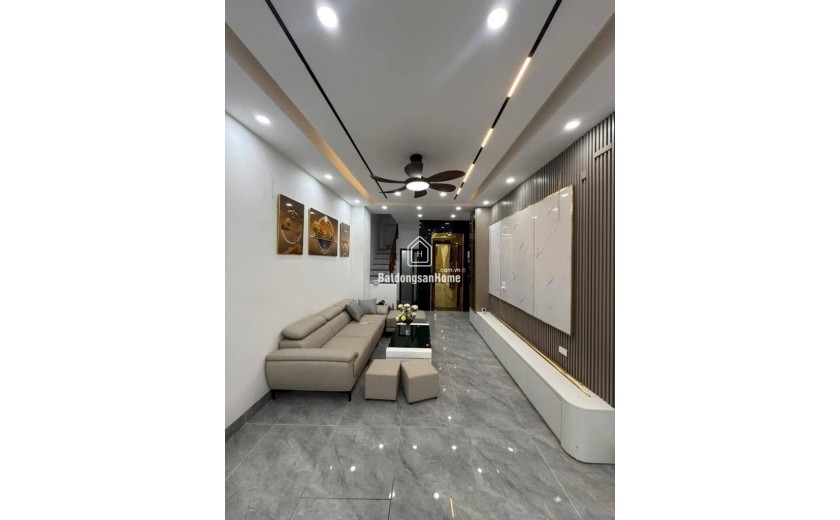 BÁN NHÀ - PHÂN LÔ QUÂN ĐỘI NGỌC THỤY- 40M - 7 TẦNG THANG MÁY – GIÁ CHỈ 9.X TỶ, GẦN Ô TÔ