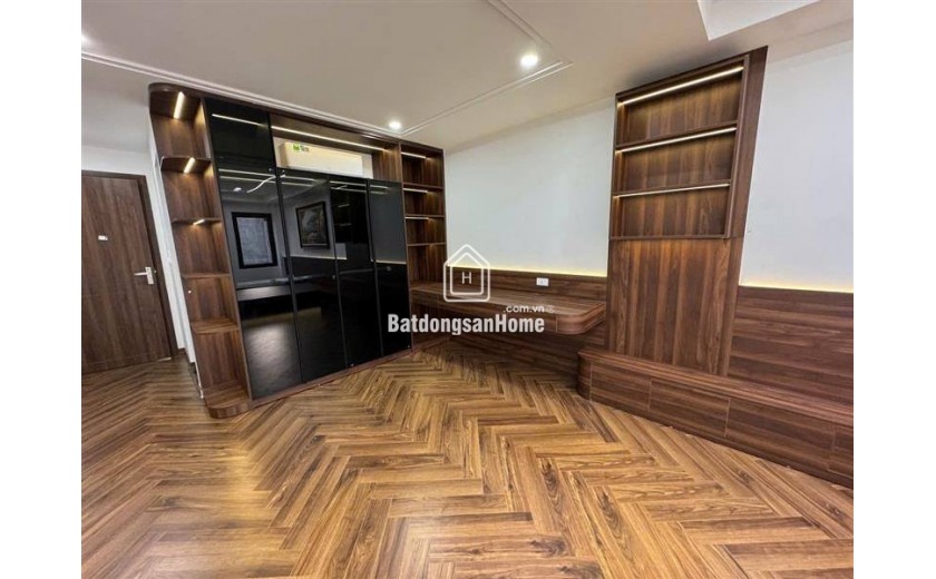 BÁN NHÀ PHỐ TRẠM – LONG BIÊN - 60m ,7 TẦNG THANG MÁY, GARA Ô TÔ, KINH DOANH - 19.X tỷ, Ô tô tránh